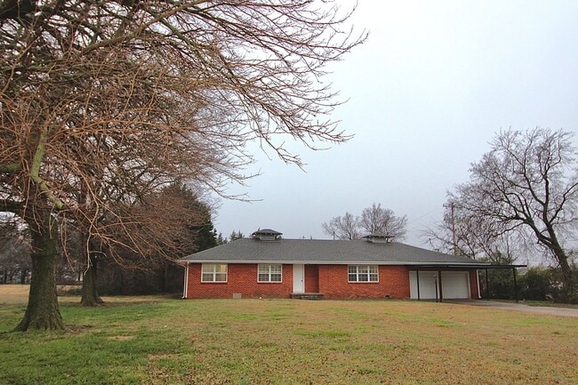 Building Photo - 2000 Alameda