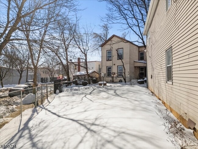 Photo - 17 Holsman St