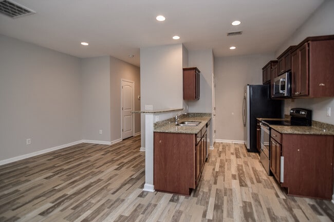 Photo - 162 Buchanan Cir