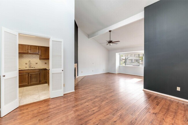 Photo - 2282 Gemini St