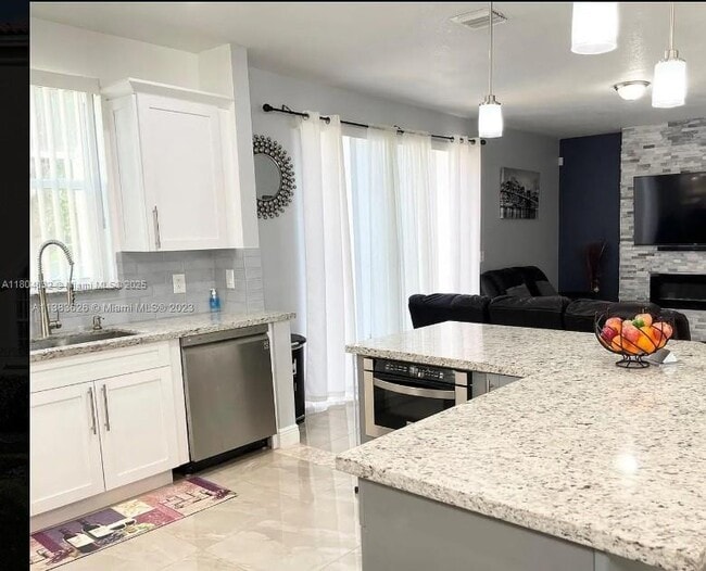 Photo - 409 NW 87th Ln