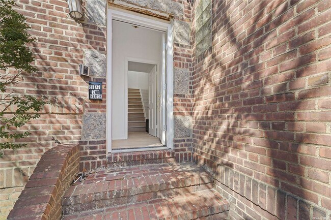 Photo - 87-47 Myrtle Ave