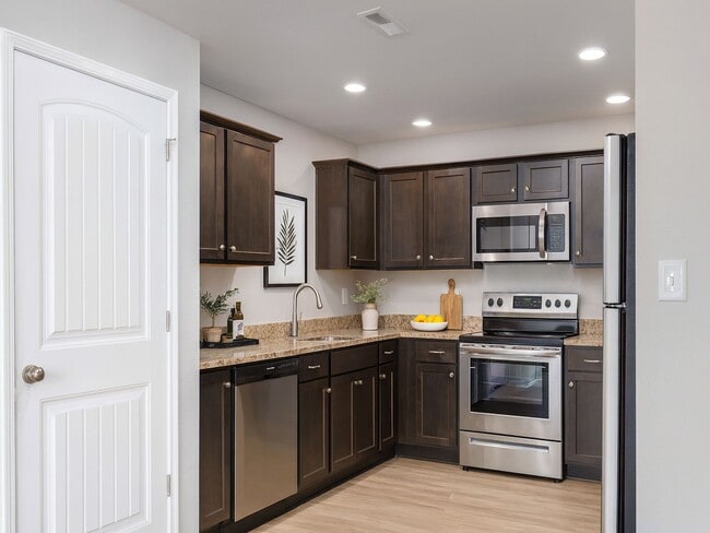 Photo - Charming 3-Bed, 2-Bath Ranch style duplex in the Colonial Gardens