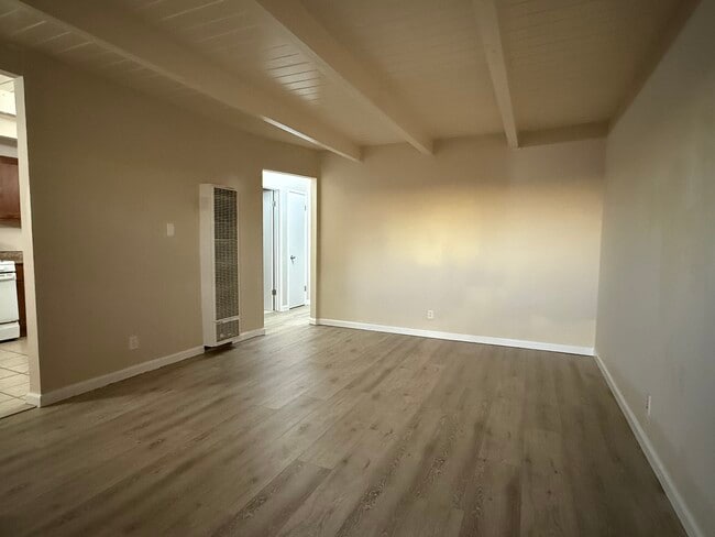 Building Photo - 302 S 26th St Unit 306