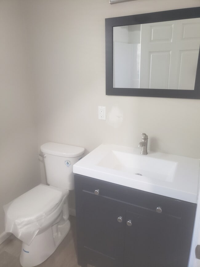 Photo - 864 S 24th St