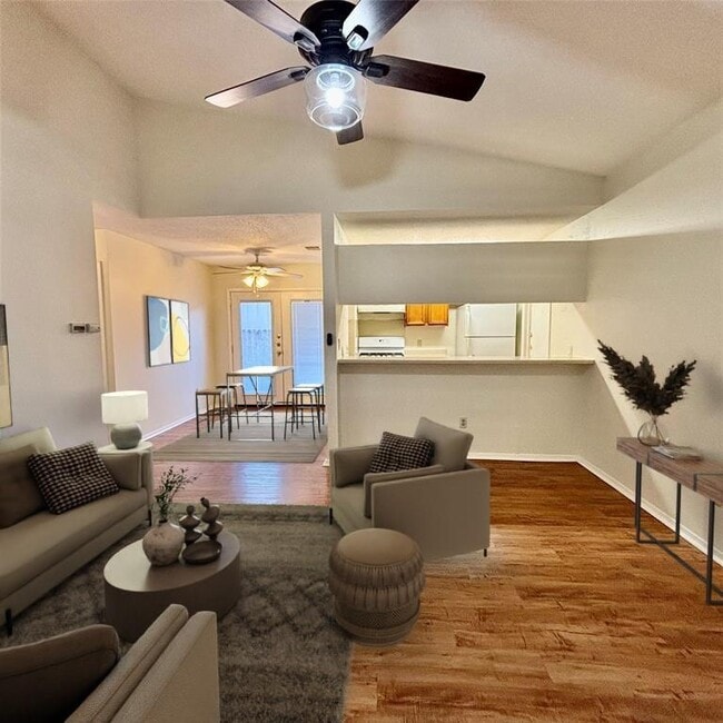 Photo - 405 Burlwood Ct