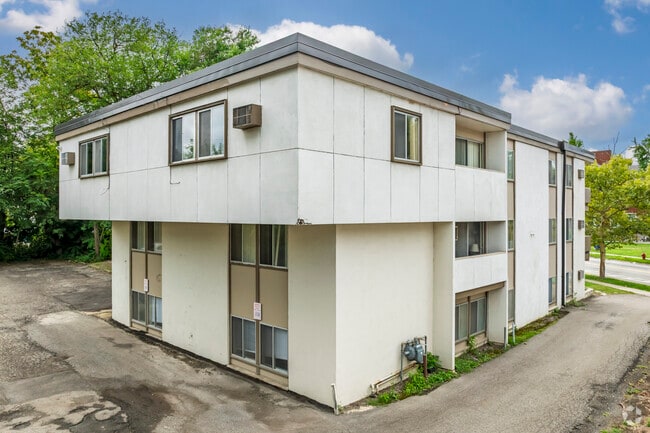 Photo - 323 Packard St