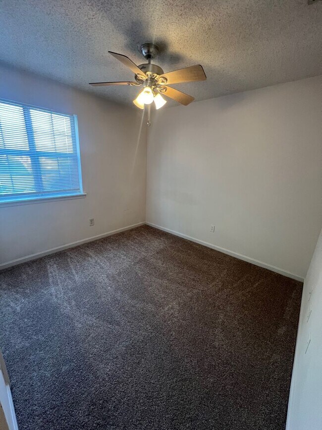 Photo - 4 Bedroom Apartment in Downtown Athens - S... Unit 17