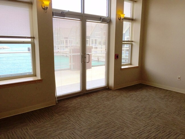 Photo - 110 S Wisconsin St