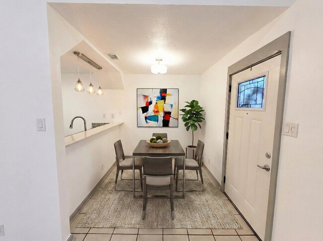 Photo - 920 Sirocco Dr