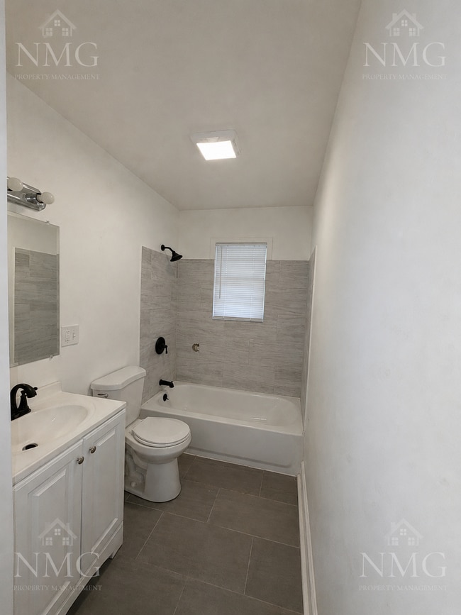 Photo - 3084 Fleetwood Dr