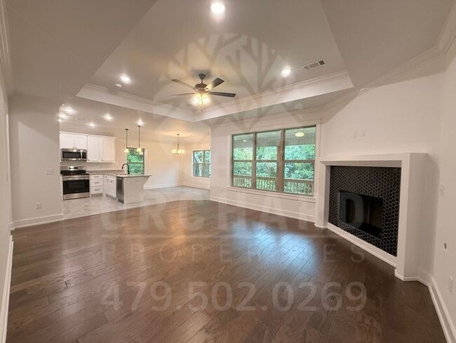 Building Photo - Bella Vista Single-Family Home- 2 Bed/ 2 Bath with Hobby Room- Spacious Creekwood Plan