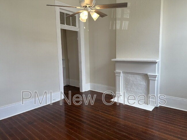 Photo - 2427 Rousseau St