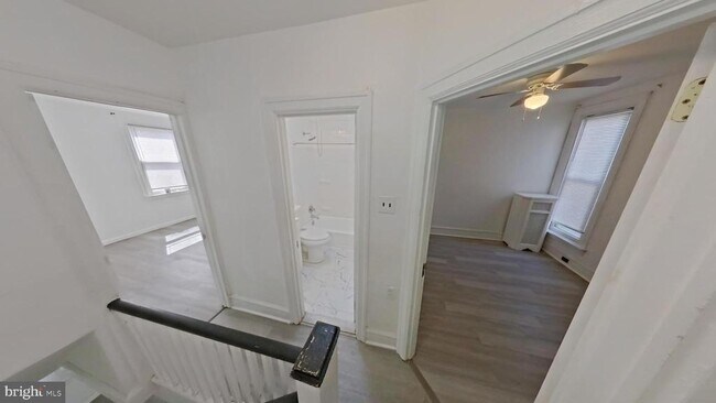 Photo - 6380 Marsden St
