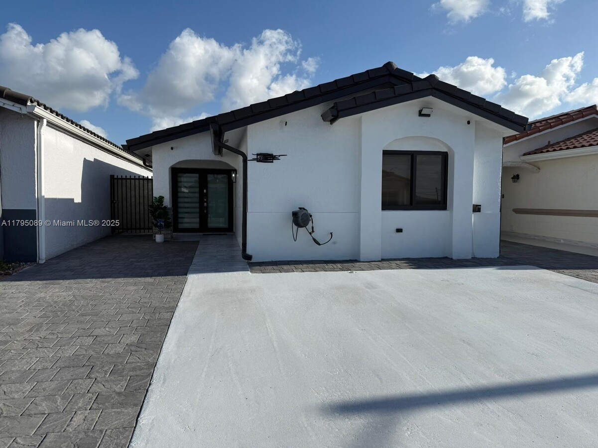 Photo - 2837 W 75th St Casa