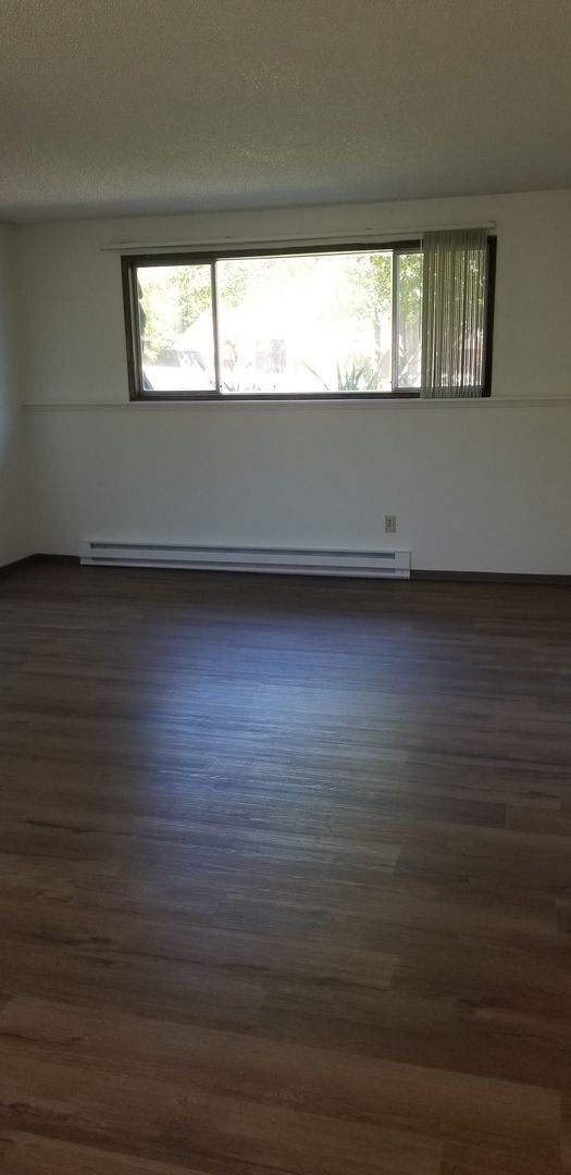 Photo - 345 NW Thomas St Unidad B