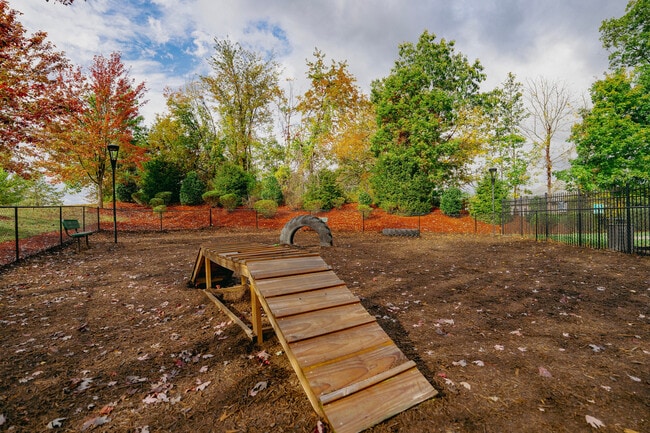 Building Photo - Maple Ridge Townhomes