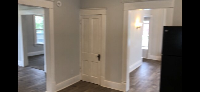 Photo - 210 Dixon Ave