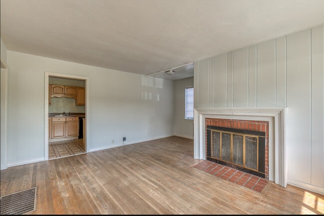 Photo - 1609 E Fairview Ave