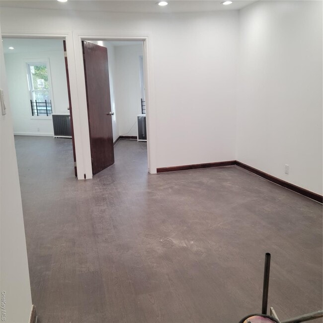 Photo - 107-05 Rockaway Blvd