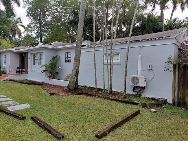 Building Photo - 1050 NE 82nd St Unit 2