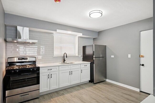 Photo - 1910 16th Ave