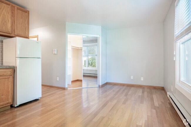 Estudio grande, 1BA - 450SF - Sala de estar - Greenspire Wilson Apartments