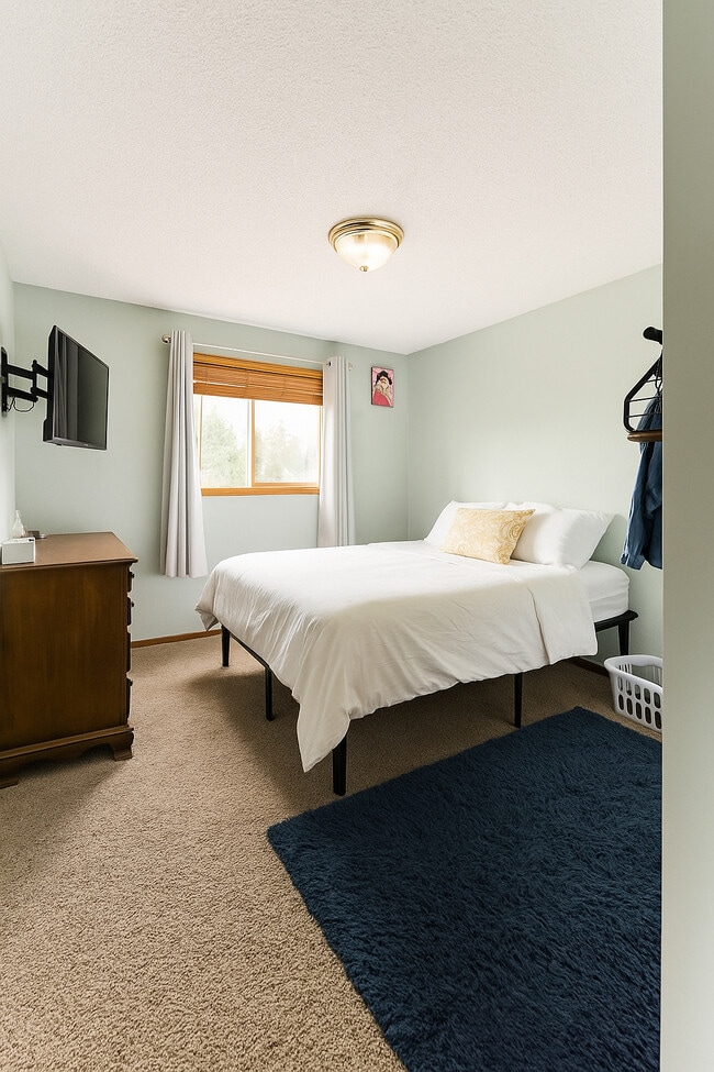 Bedroom - 5802 84th 1/2 Ave N