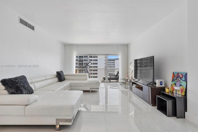 Photo - 1980 S Ocean Dr Unidad 19G