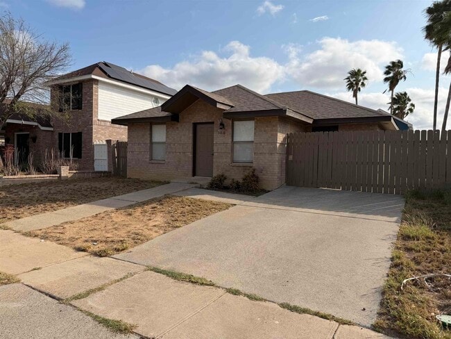 Photo - 5816 Longoria Loop