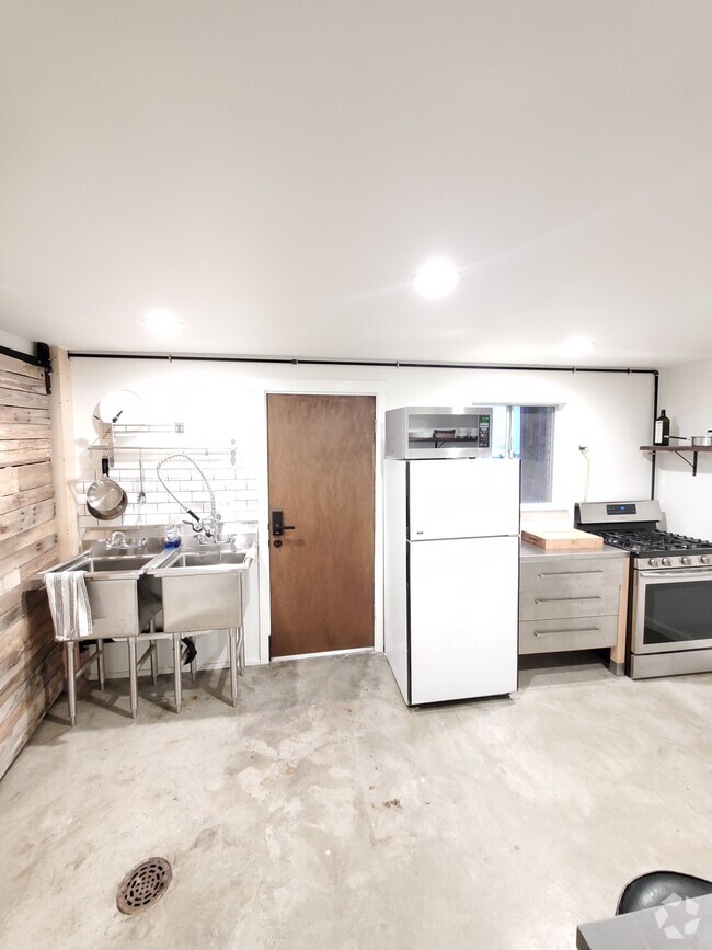 Building Photo - 1054 W 500 S St Rental