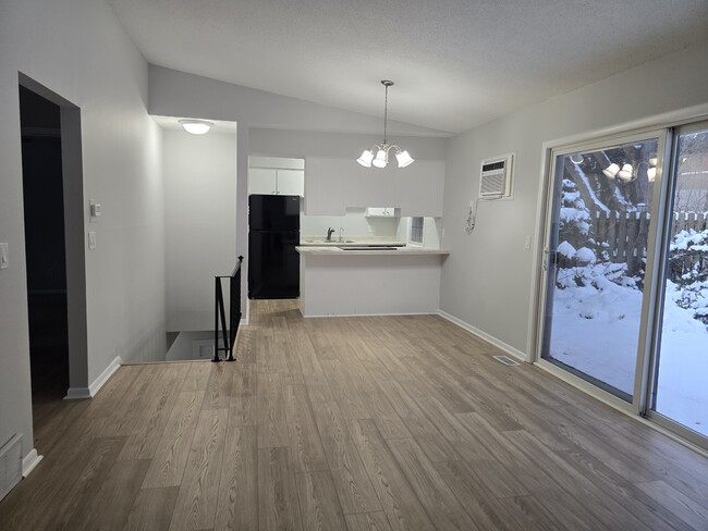 Photo - 5570 Shorewood Ln