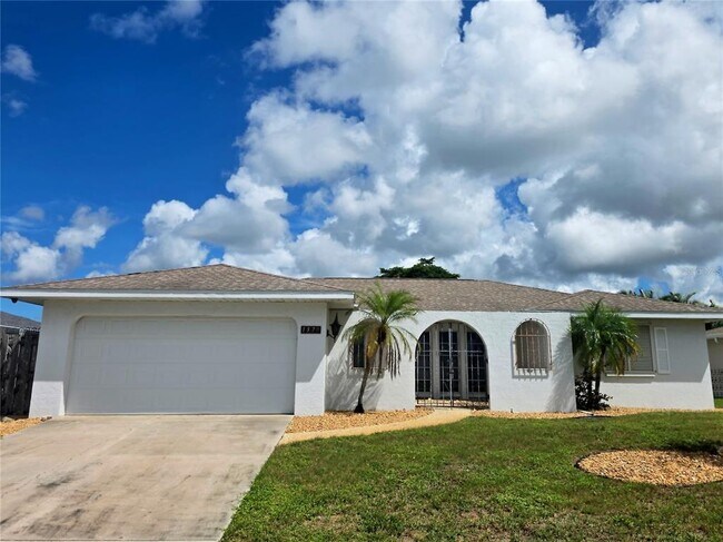 Photo - 1379 Cambridge Dr