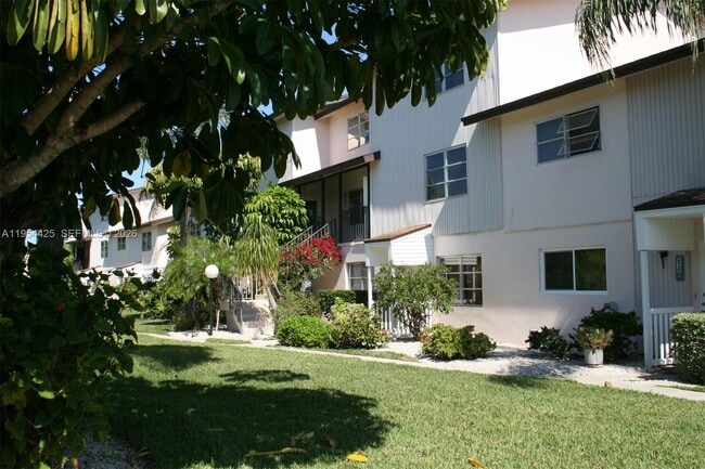 Photo - 180 Cypress Way E Unidad E230