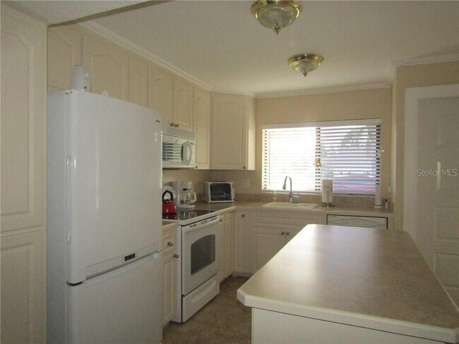 1211 Saxony Cir Unit A-1