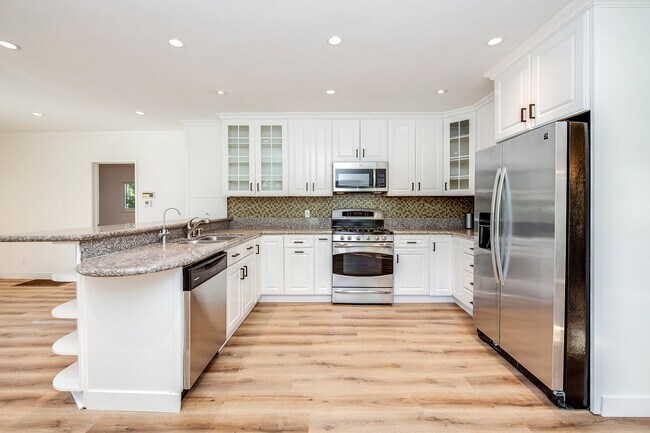 Photo - 6630 Moore Dr