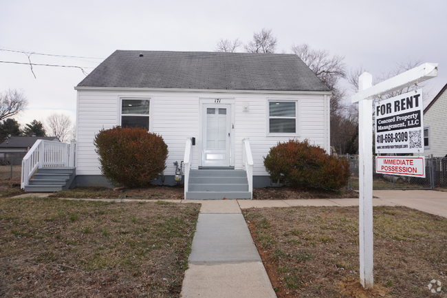 Building Photo - 171 Bannister Ave Rental