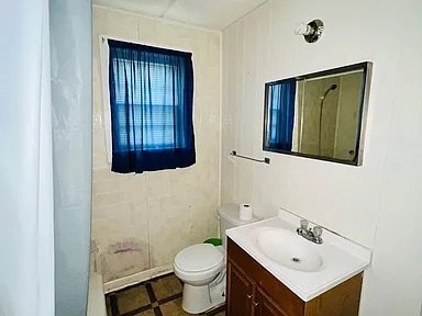 Photo - 1604 E 9th St