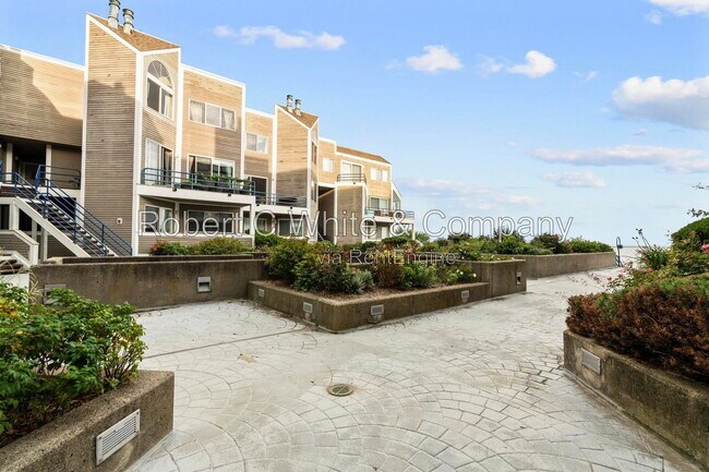 38 Harbour Close Unit 38