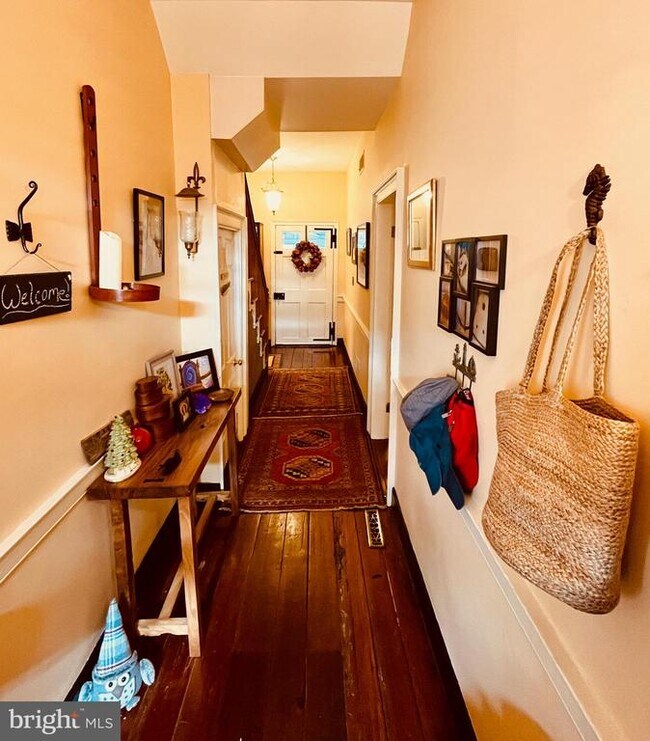 Photo - 30 Cornhill St