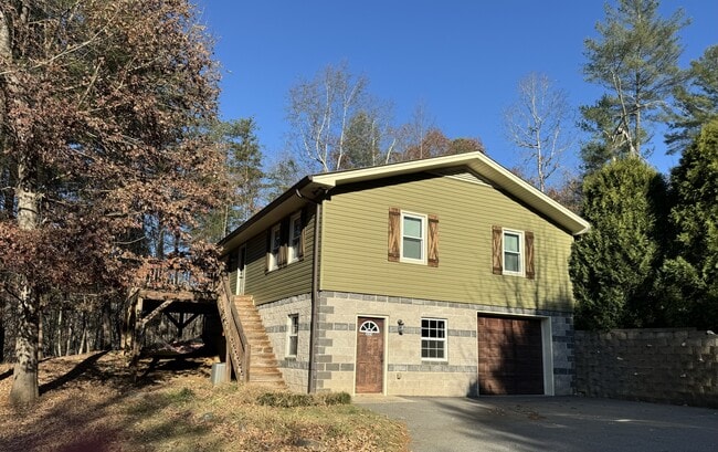 Building Photo - 225 Darnell Ln