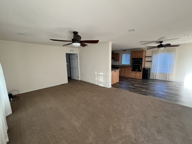 Photo - 16340 Sycamore Ave