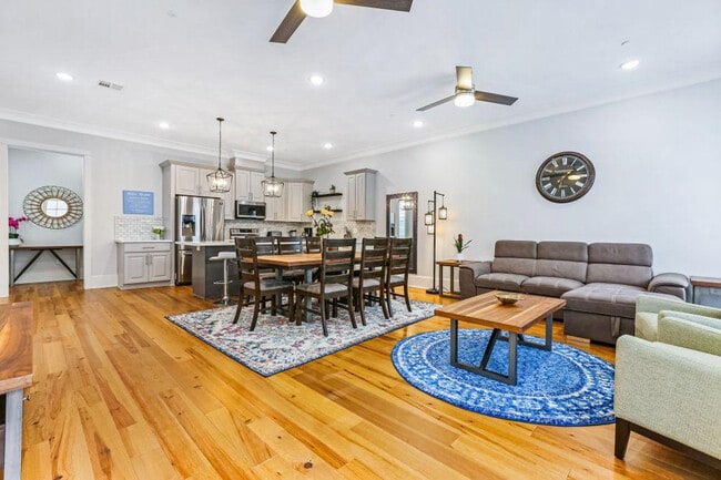 Photo - 1208 Carondelet St Unit ID1269950P