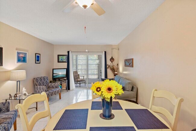 Photo - 1111 Lake Terrace Unit 105