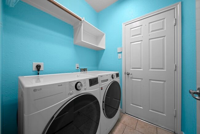 Building Photo - 42 Ebony Oaks Pl