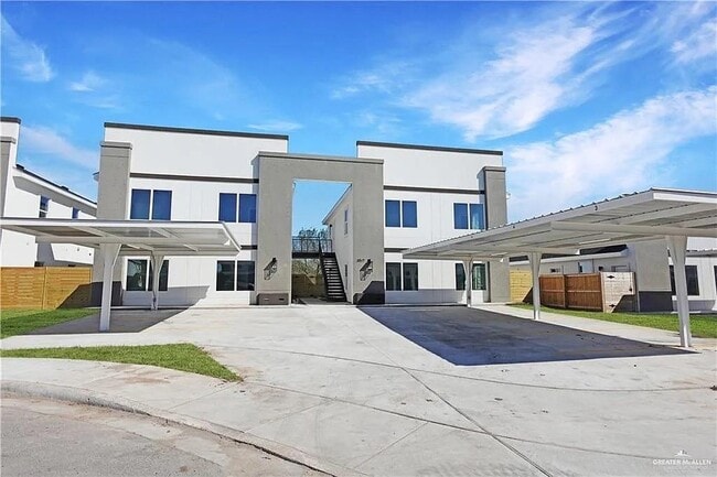 Building Photo - 19 South Dr Unit 3