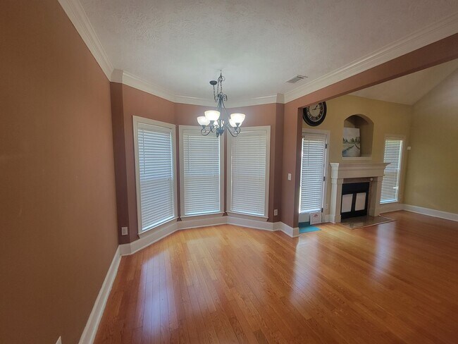 Photo - 1010 Barrett Dr