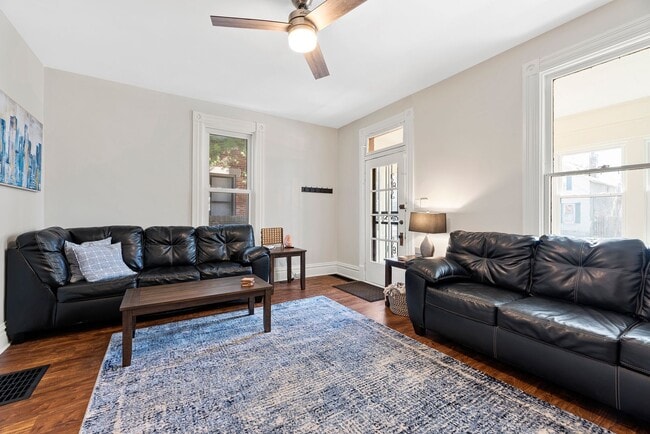 374 E Whittier St Unit 374