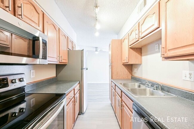 Photo - 280 E Highline Cir