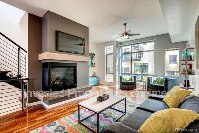 Photo - 2345 Walnut St